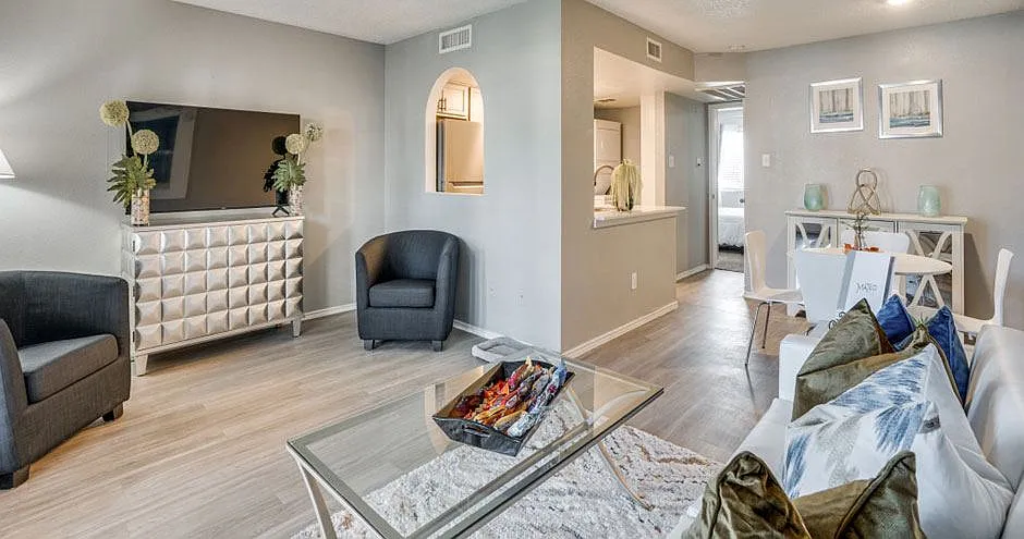 Mateo Apartment Homes — Photo 2