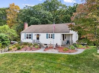 40 Circle Dr, Wallingford, CT 06492