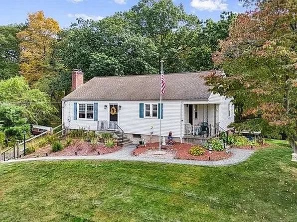 40 Circle Dr, Wallingford, CT 06492