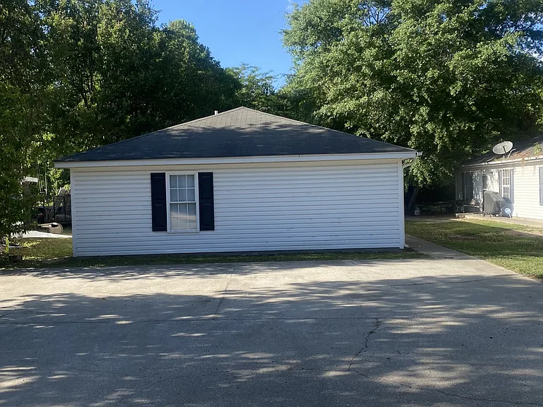 1309 Waverly Ave #A — Photo 2