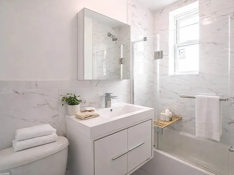 1708 Woodbine St #1L — Photo 5