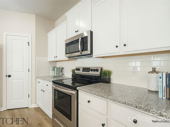 4th image of 217 Lake George Dr