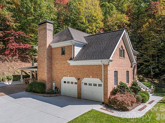 5th image of 295 Laurel Ridge Dr