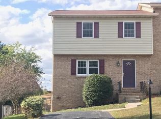 31 Pinewood Cir, Hanover, PA 17331