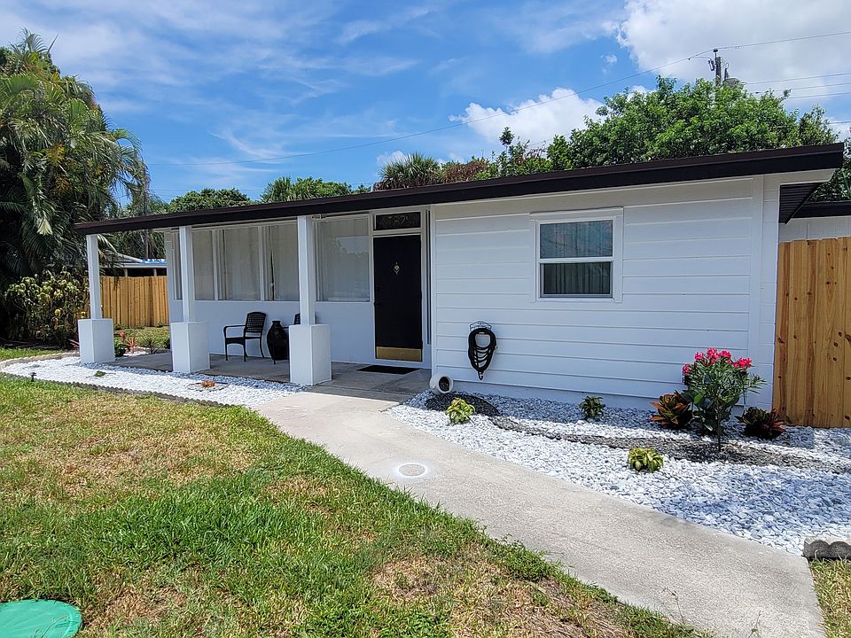 1st image of 1825 4th Ln
