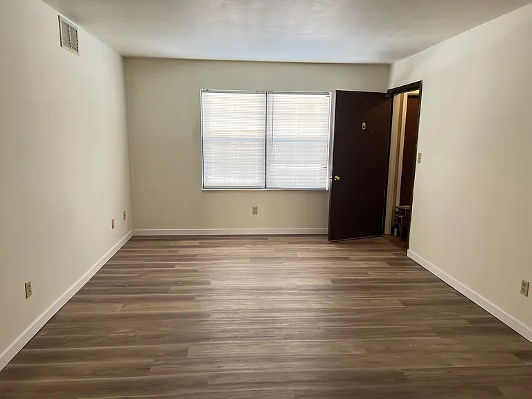 5117 S Brooks Dr #A — Photo 2