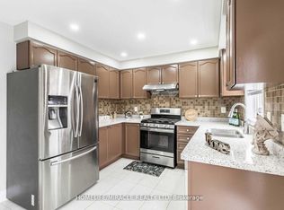 17 Roadmaster Ln, Brampton, ON L7A 3A9