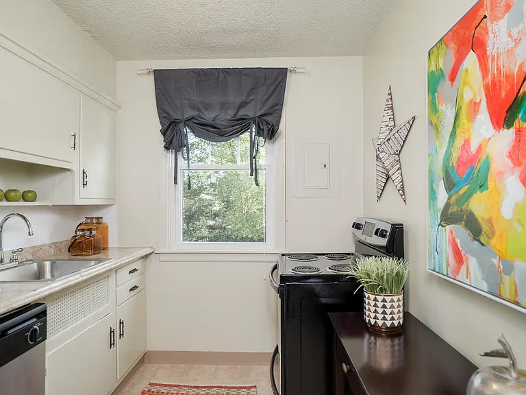 1488 Sheridan Dr — Photo 16
