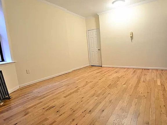 3rd image of 241 E 38th St APT 5C