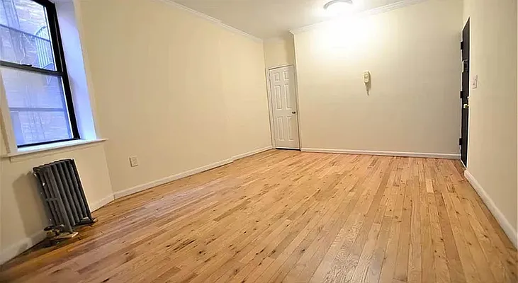 Rented by Manhattan Realty Group | media 2