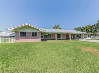 1056 Anse Broussard Hwy, Breaux Bridge, LA 70517