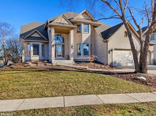 13221 S Lakepoint Dr, Plainfield, IL 60585