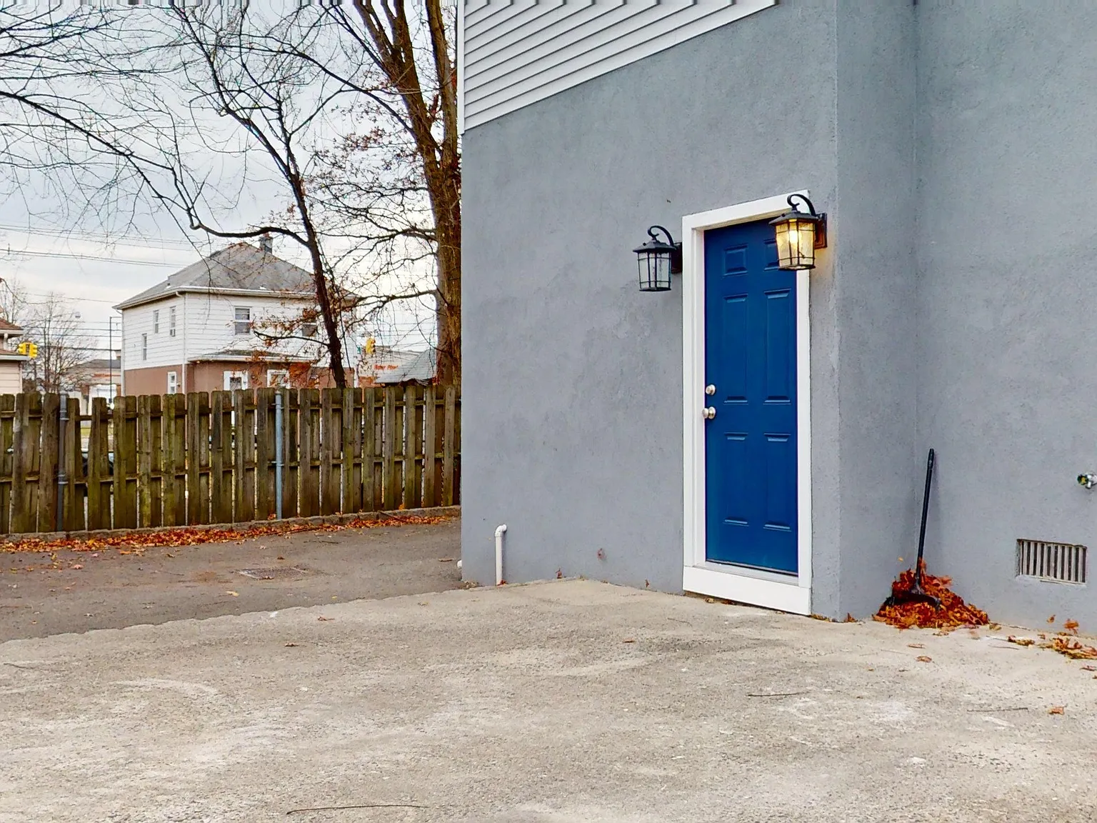 3 bed, 1300 sqft, $3,150 — Photo 3