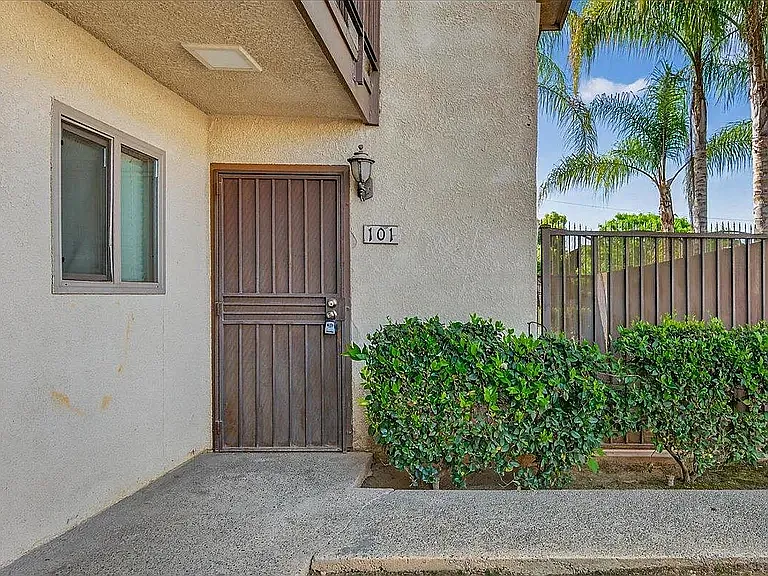 1348 E San Bruno Ave #101 — Photo 16