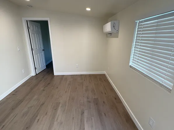 2460 L St #1, San Diego, CA 92102
