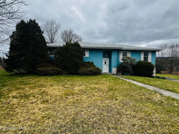 123 Highpoint St, Greenfield Township, PA 18407