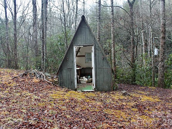 3rd image of 14 Irvin Rd