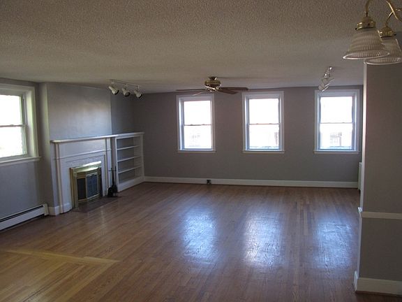 2nd image of 852 Kenmore Ave #2