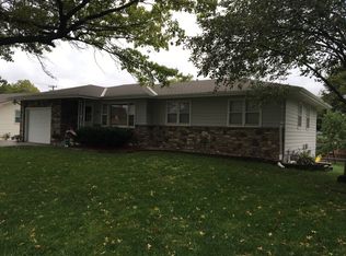 108 Meadow Dr, Gretna, NE 68028