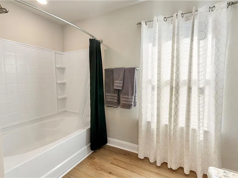8120 Fairview Ct — Photo 9