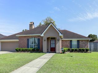 302 N Rushmore Ln, Youngsville, LA 70592