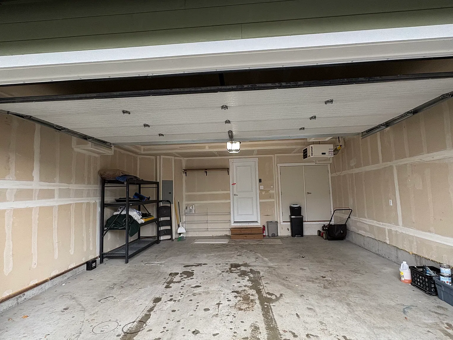 4 bed, 1585 sqft, $2,995 — Photo 3