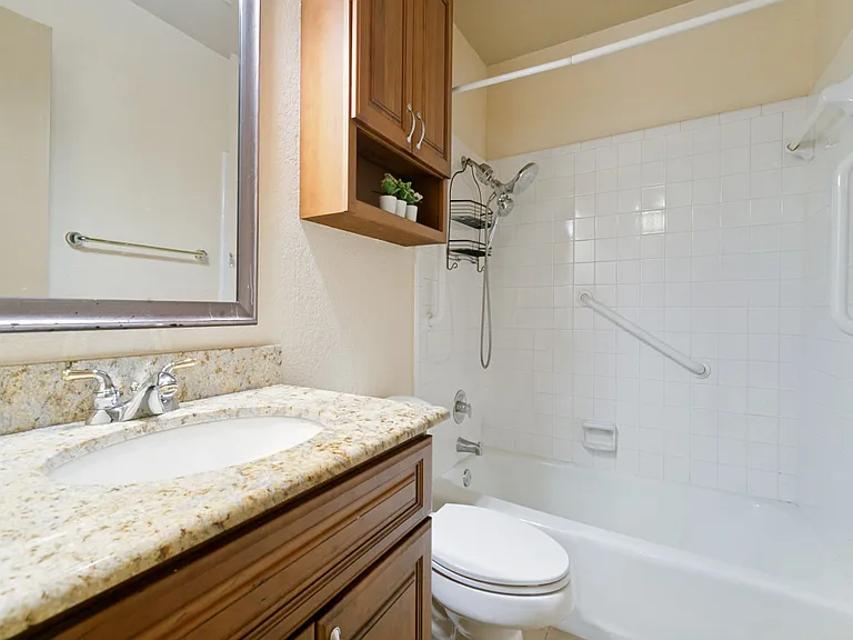 1515 Laguna Vista Way — Photo 10