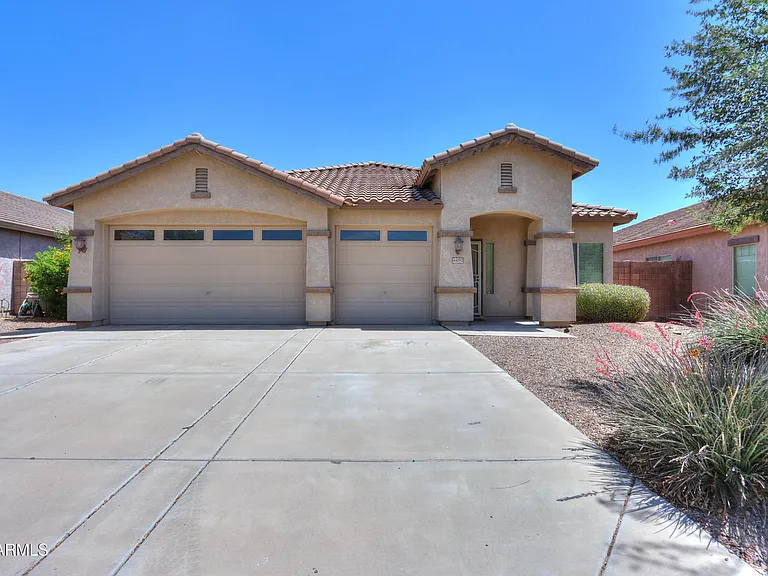 44092 W Stonecreek Rd — Photo 1