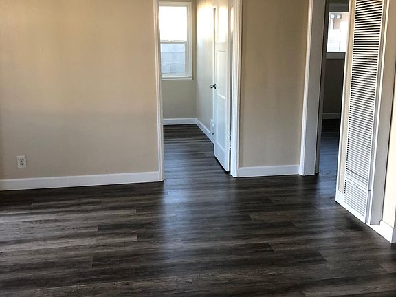3rd image of 14710 Inglewood Ave