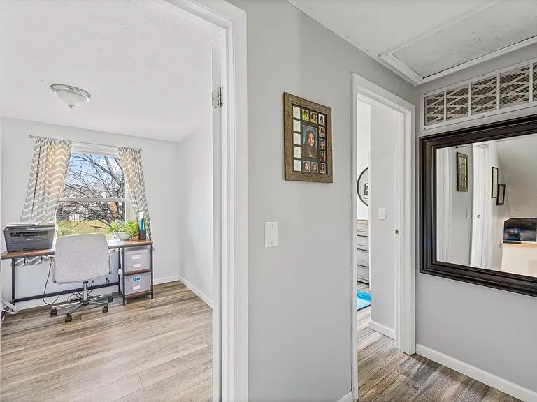 1353 Firethorne Dr — Photo 22
