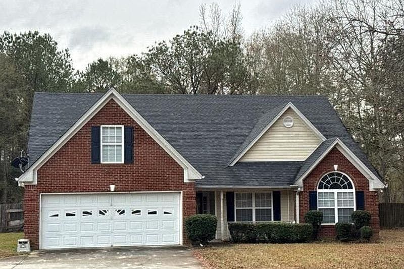 1st image of 556 Stewart Rd