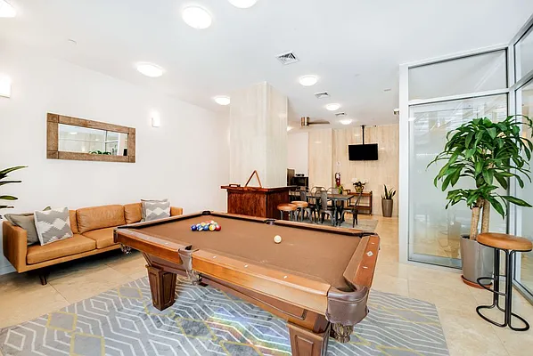 Rented by R New York | media 20