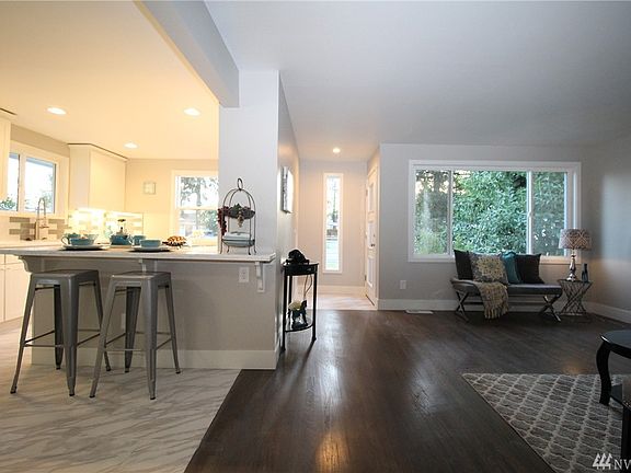 3rd image of 12636 Occidental Ave S