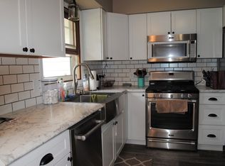 605 W 11th St, Sterling, IL 61081