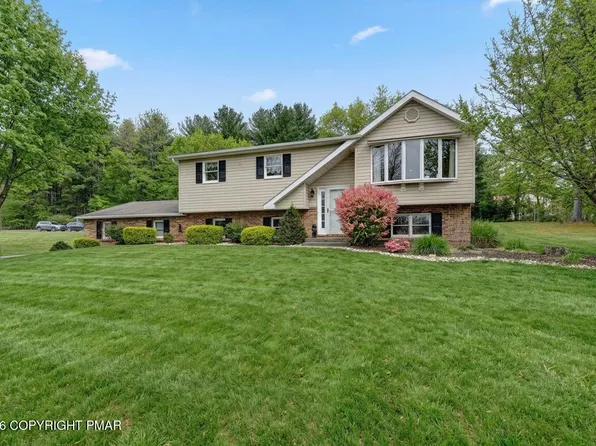 533 Rolling Pines Dr, Saylorsburg, PA 18353