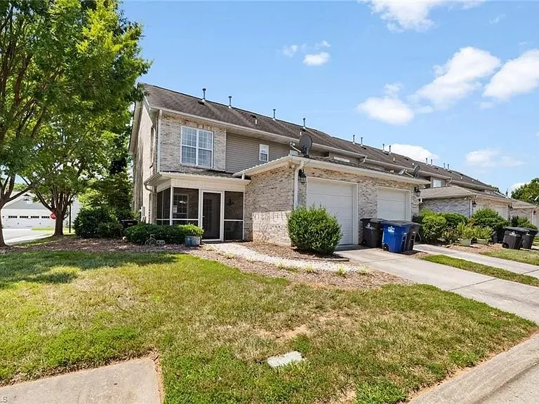326 Summergate Dr — Photo 16
