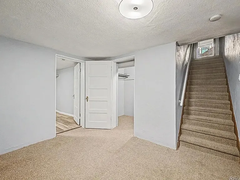 1405 Dexter St — Photo 17