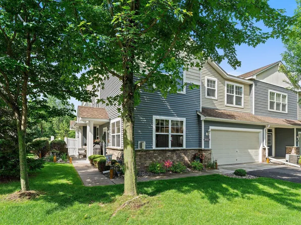 15618 Emerald Dr N Unit 2, Hugo, MN 55038