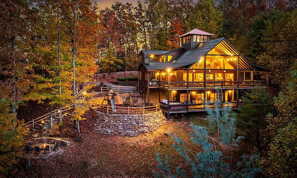 1st image of 904 Raccoon Rd