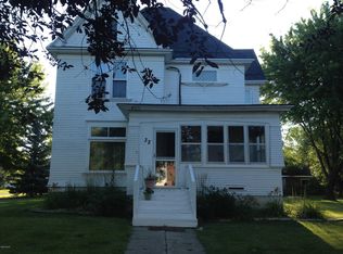 32 4th Ave NE, Mayville, ND 58257