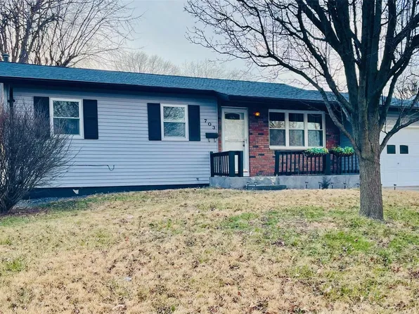 703 Galahad Ln, Troy, IL 62294