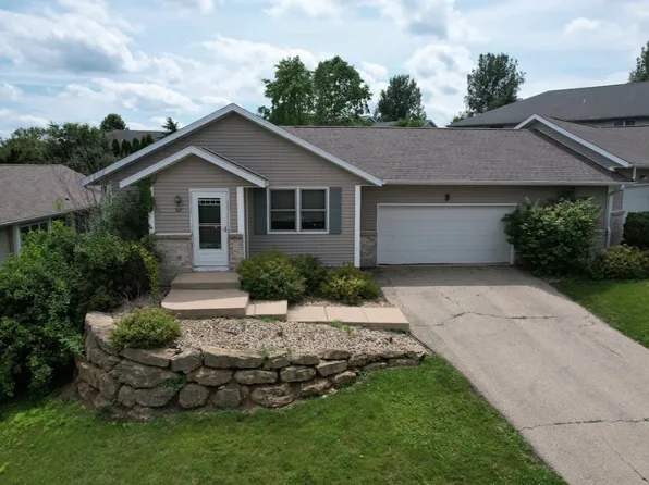521 Meadow View Rd, Mount Horeb, WI 53572