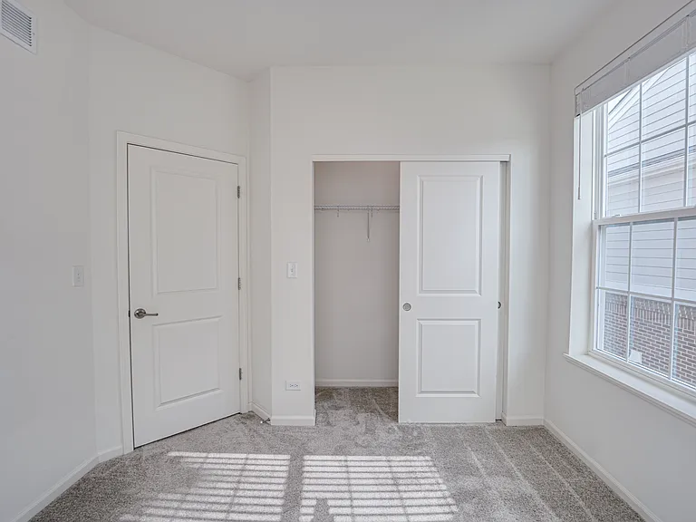 2939 Showplace Dr — Photo 15