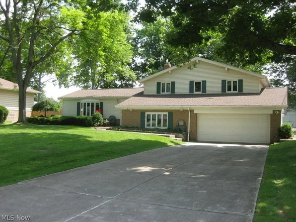 18737 Evergreen Dr, Strongsville, OH 44136