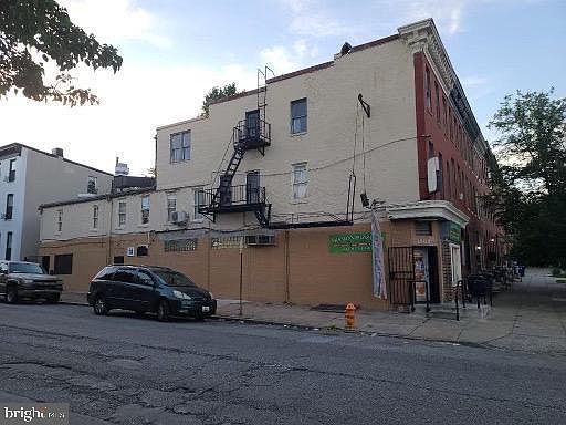 2nd image of 1500 W Pratt St