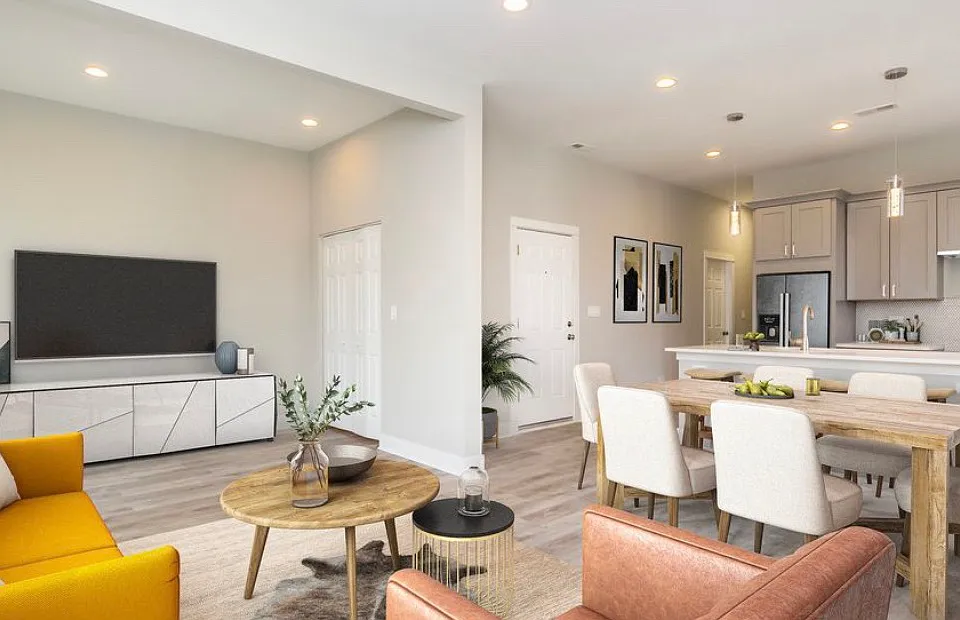 824 N Oakley Blvd #3