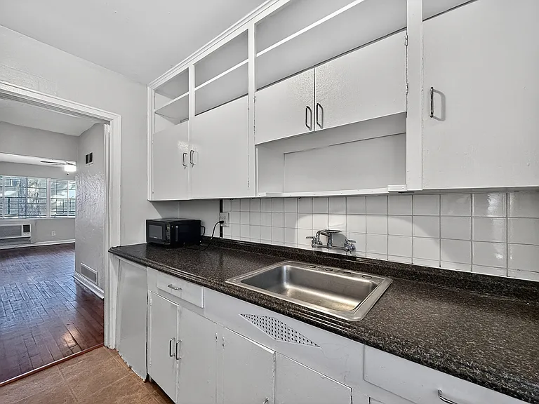 804 Highland Ave — Photo 11