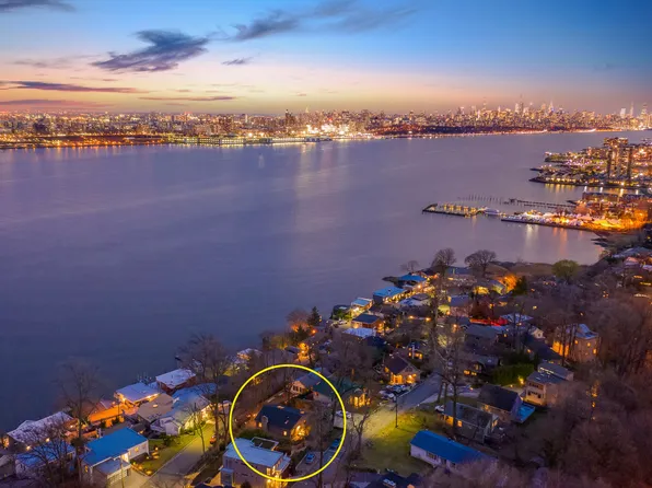 33 Colony Rd, Edgewater, NJ 07020