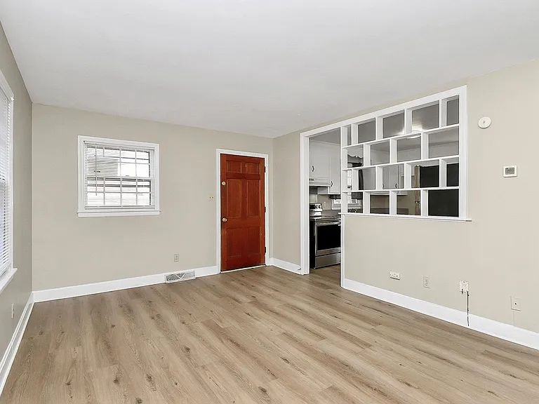 3728 Dresden Dr E — Photo 3