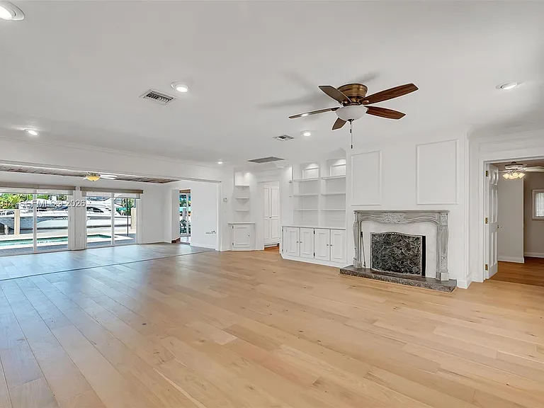 325 Bontona Ave — Photo 4